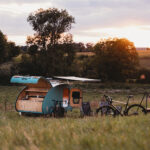 camperen in de Leiestreek met een teardrop minicaravan